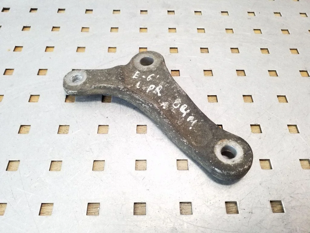 Priekšējā stabilizatora atsaite 67585271