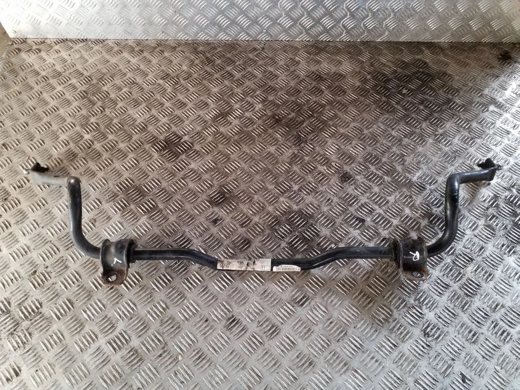 Front anti-roll bar/sway bar AV615482CB
