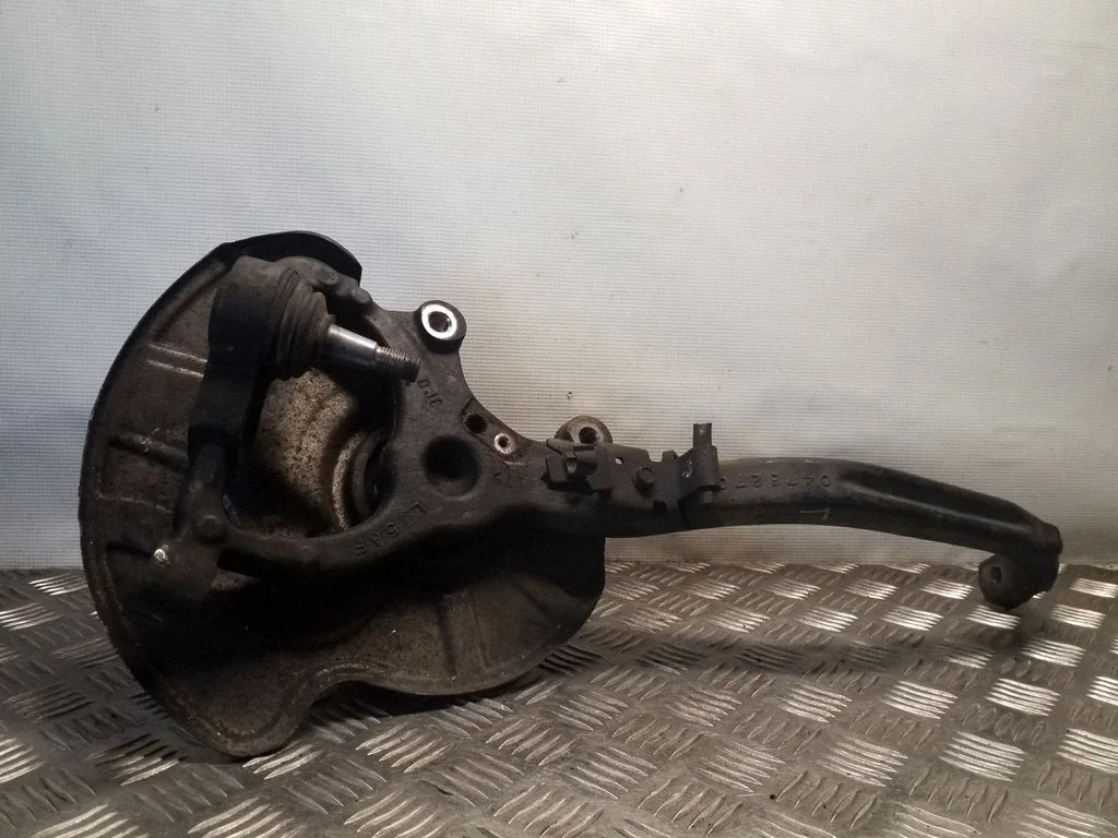 Front wheel hub