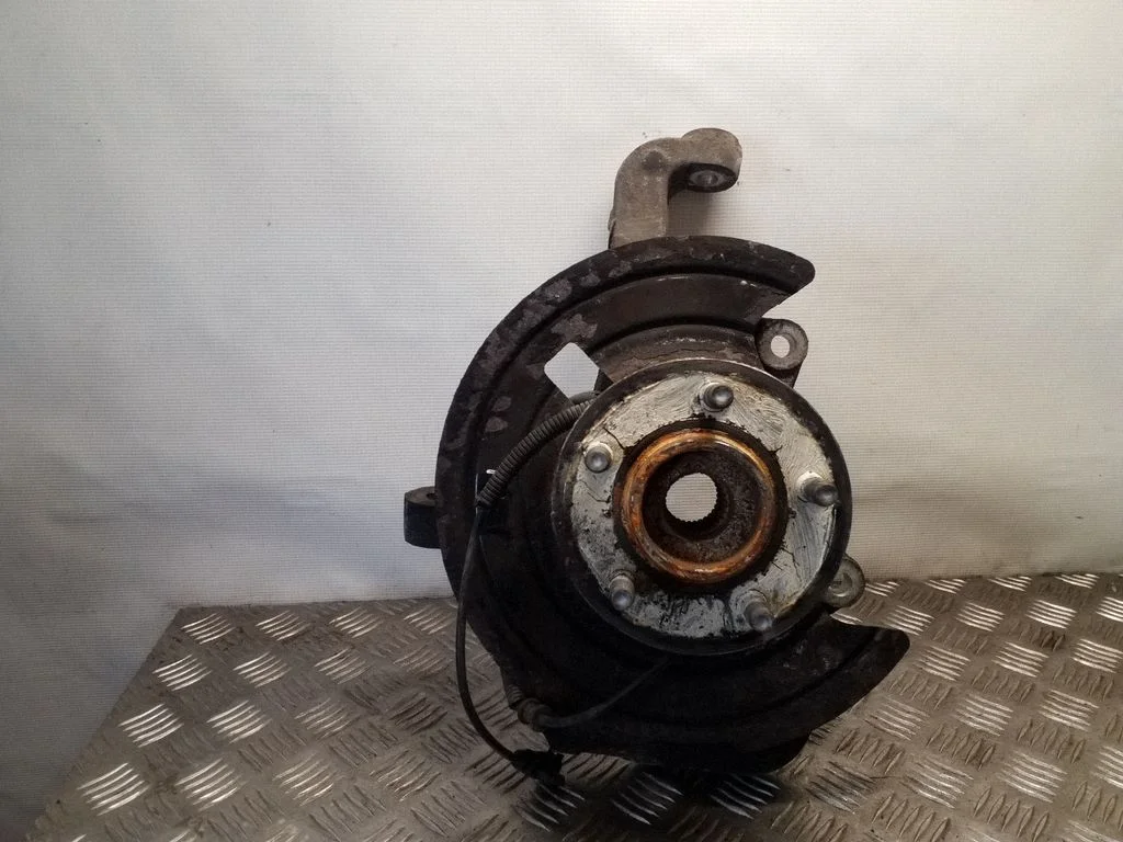 Front wheel hub P52125017AD