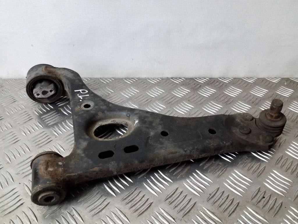 Front lower control arm/wishbone – left