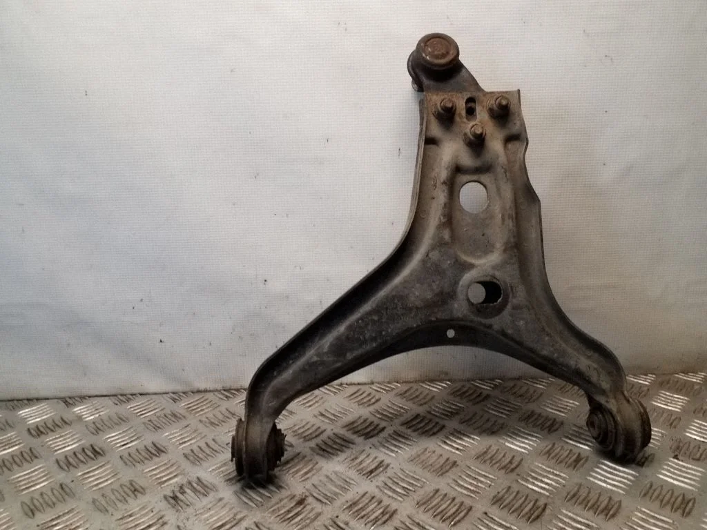 Front lower control arm/wishbone