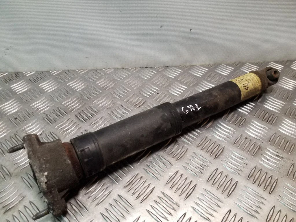 Rear shock absorber/damper – Mercedes-Benz E-Class W212 (2009-2016)