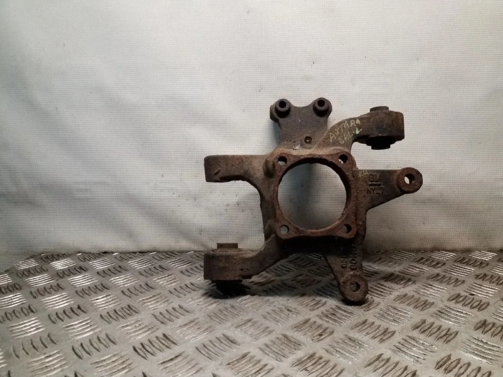 Rear wheel hub – left