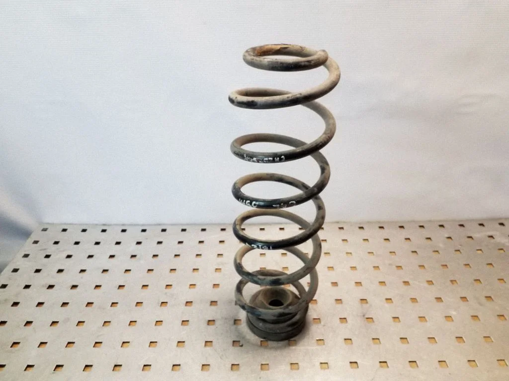 Aizmugurējā spirālatspere