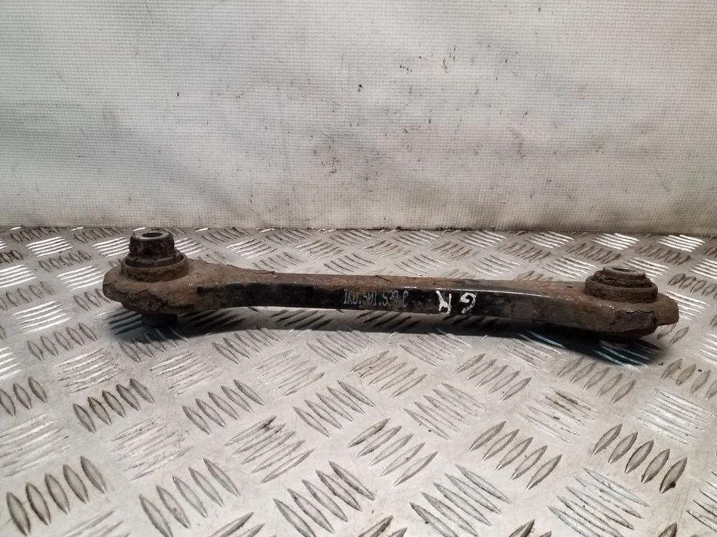 Tagumine õõtshoob 1K0501532C