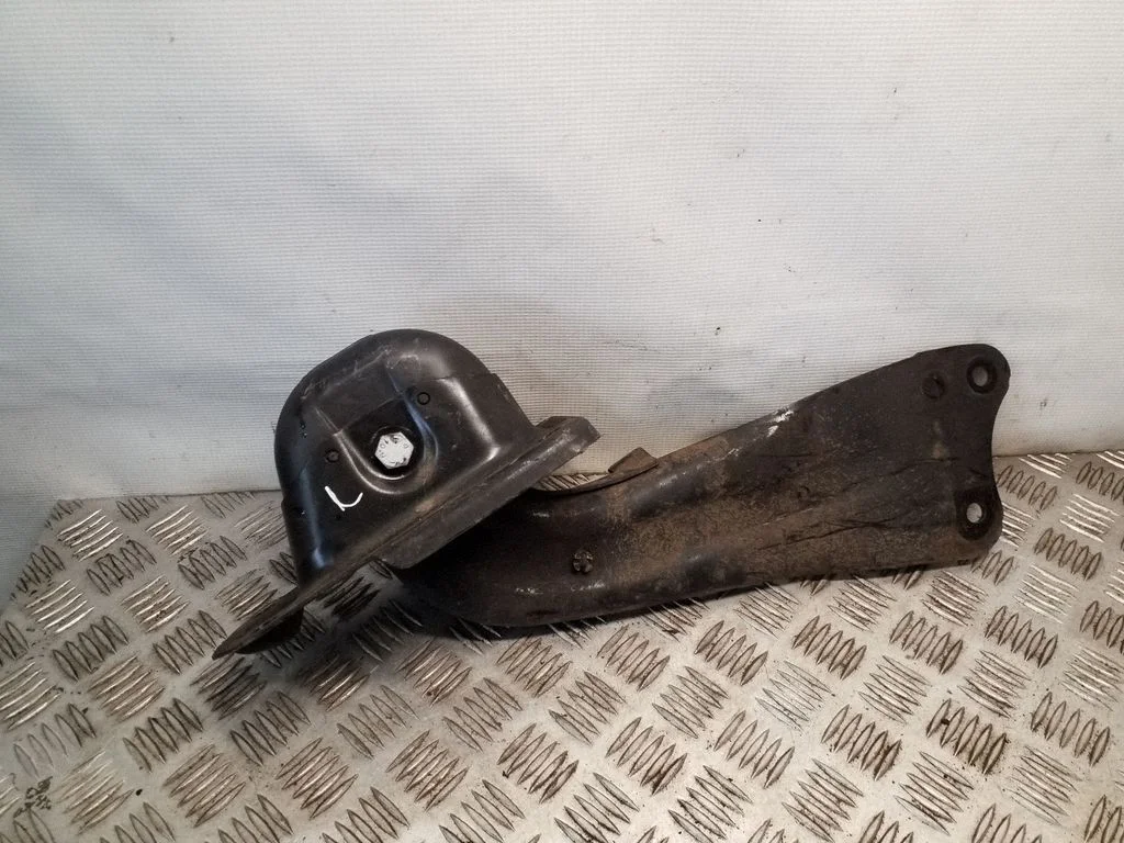 Tagumine õõtshoob 1K0505225H