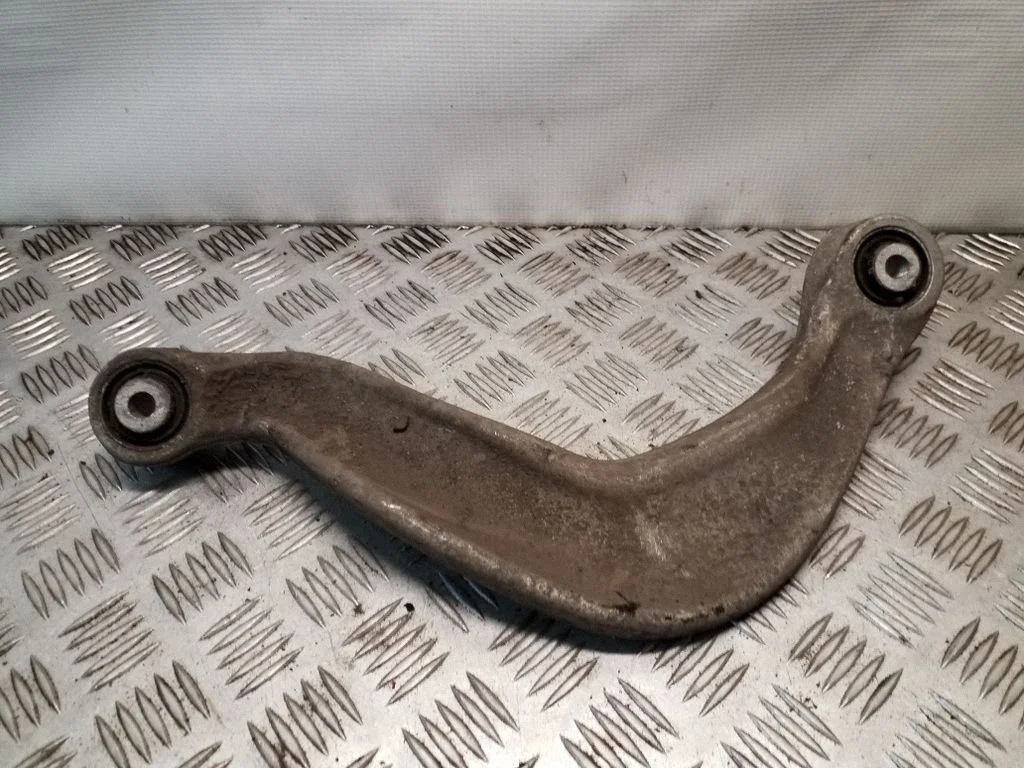 Tagumine õõtshoob 8K0505323H