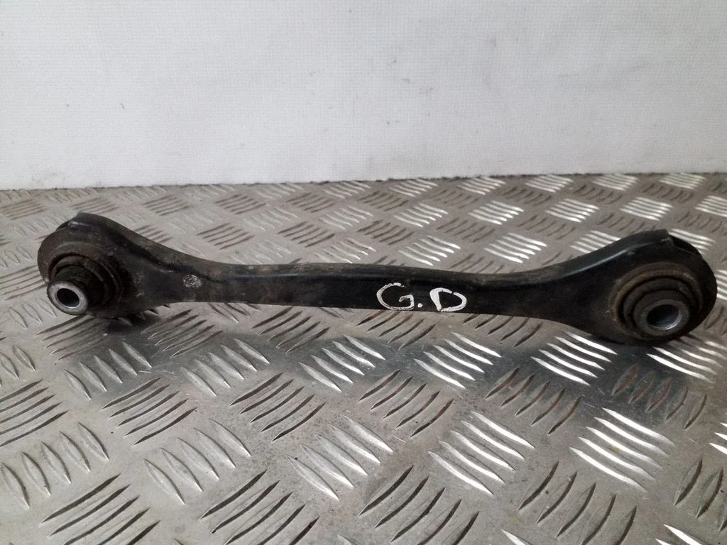 Rear control arm – right