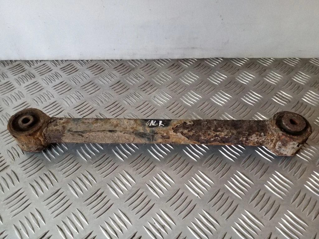 Rear control arm – right