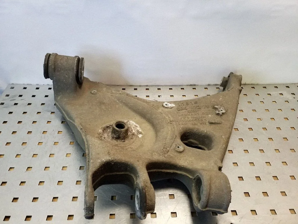 Tagumine ülemine õõtshoob 03437271