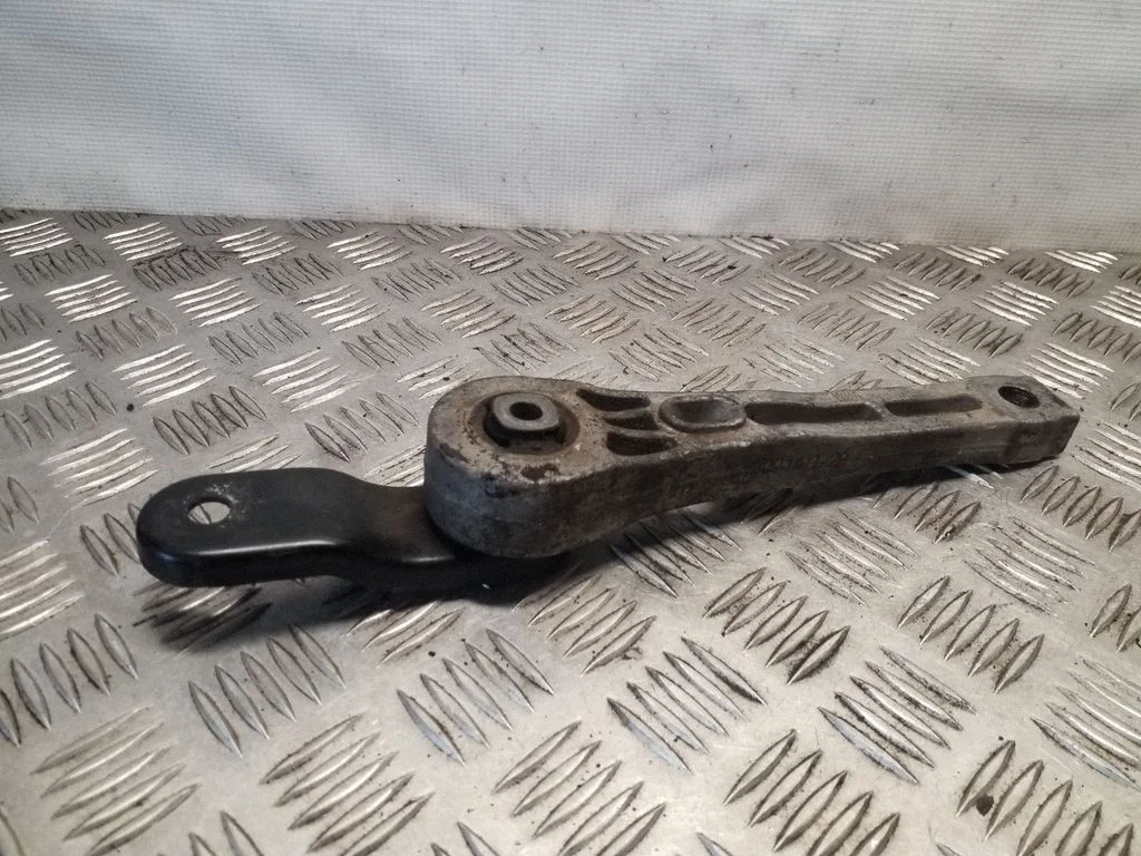 Käigukasti kinnitusklamber 3C0199855