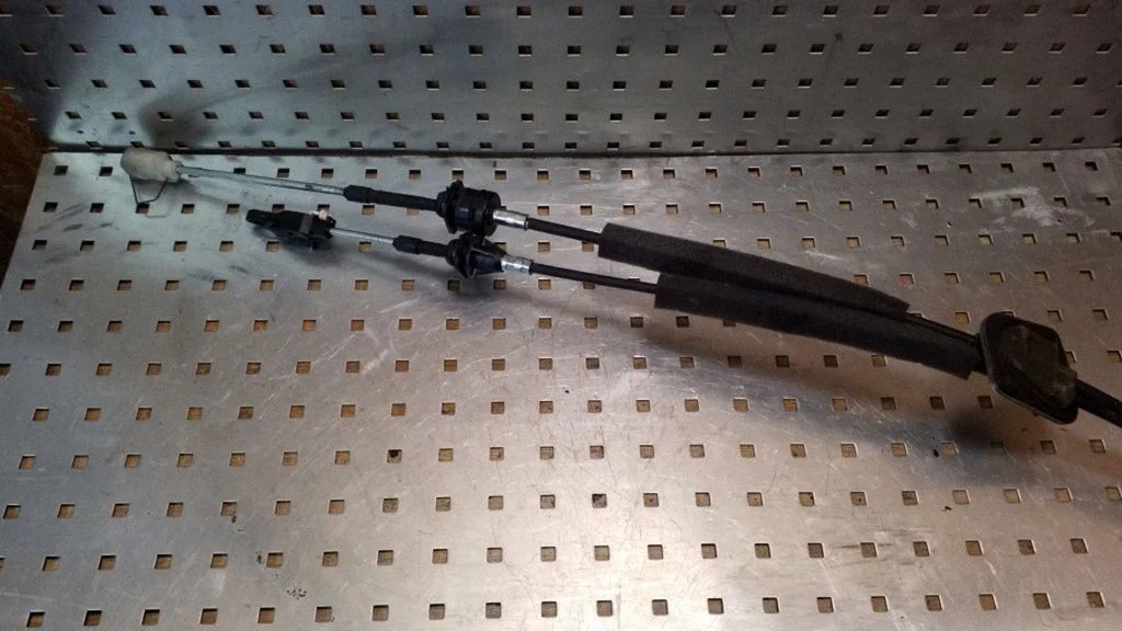 Gear shift cable linkage