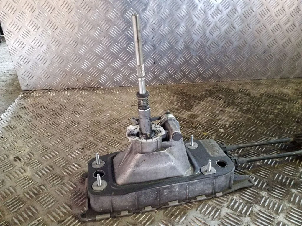 Gear selector mechanism 1Q0711049C