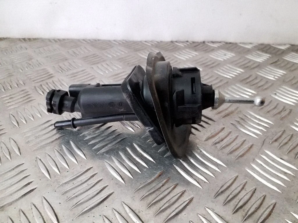 Clutch slave cylinder – Ford Focus (2010-2017)