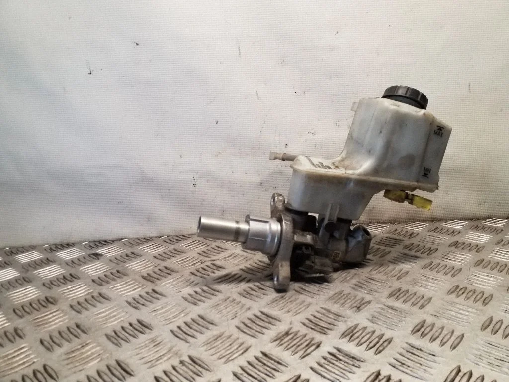 Clutch master cylinder – Skoda Superb B8 (3V) (2015-2024)