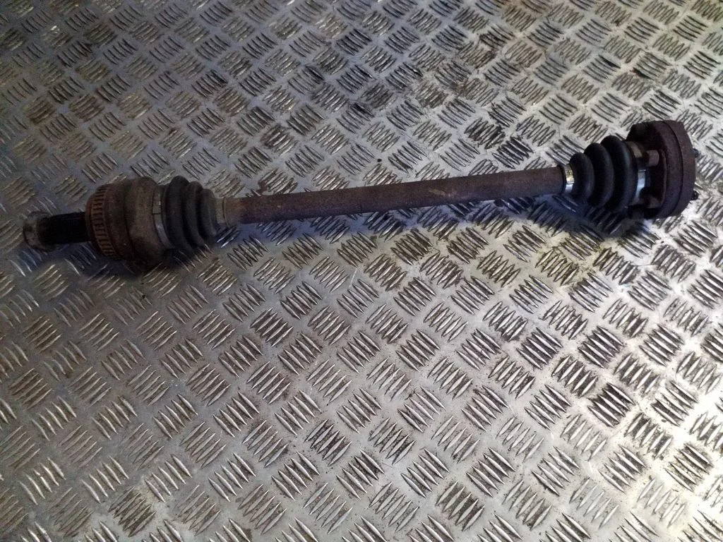 Tagumine pooltelg – parem