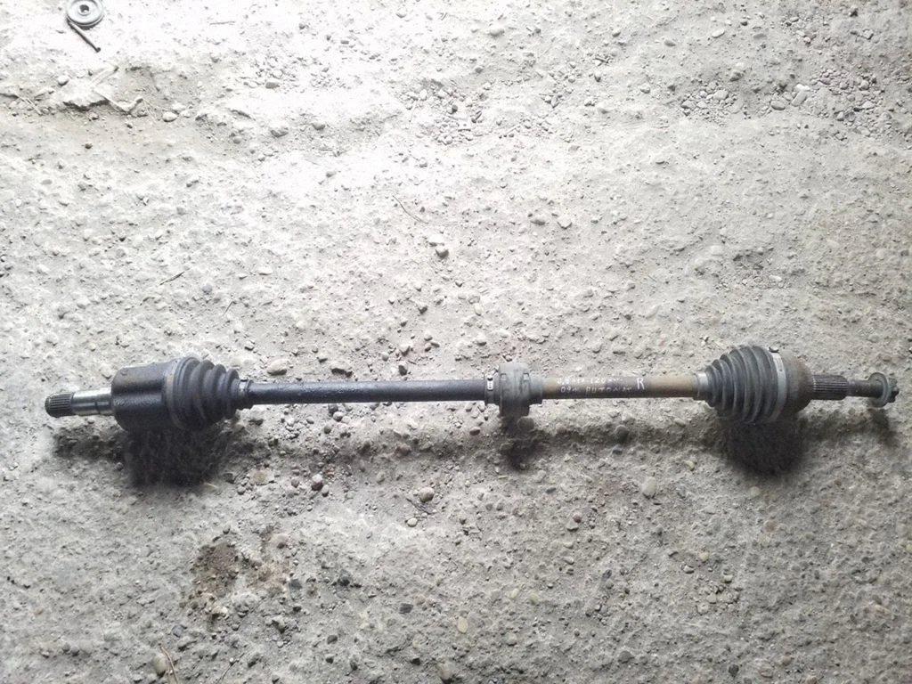 Front driveshaft – right
