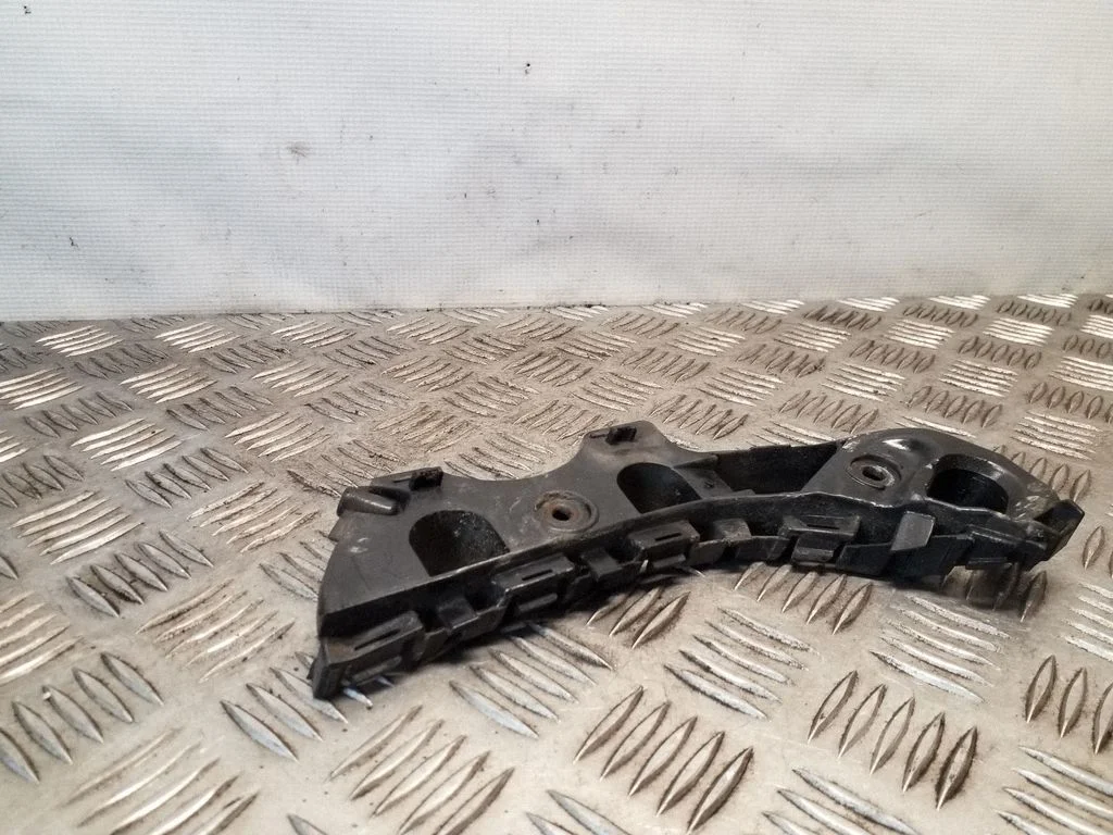 Esistange kinnitusklamber 3C8807184C