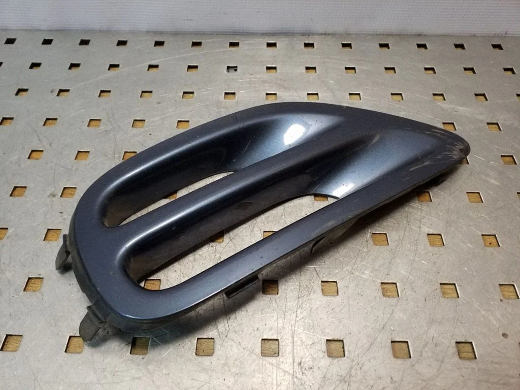 Front bumper lower grill 57731AG030