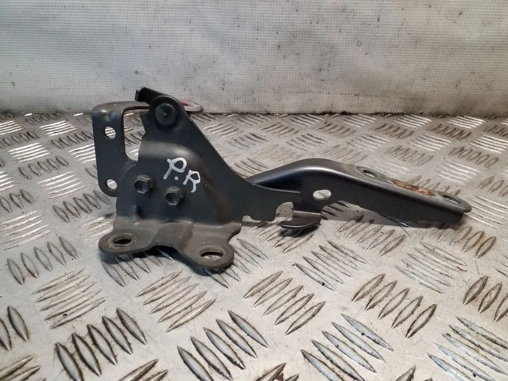 Motora pārsega eņģe (-es) 640R