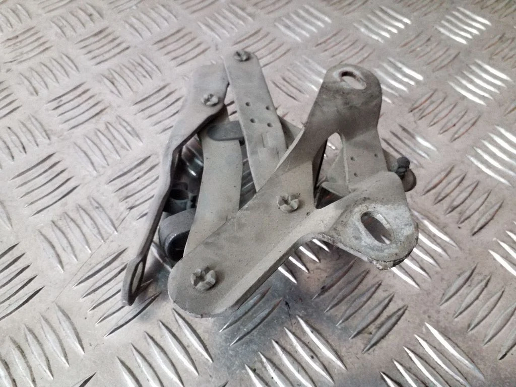 Engine bonnet/hood hinges – left