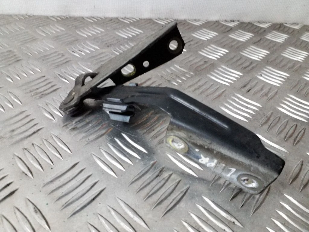 Engine bonnet/hood hinges – Ford Focus C-MAX (2003-2010)