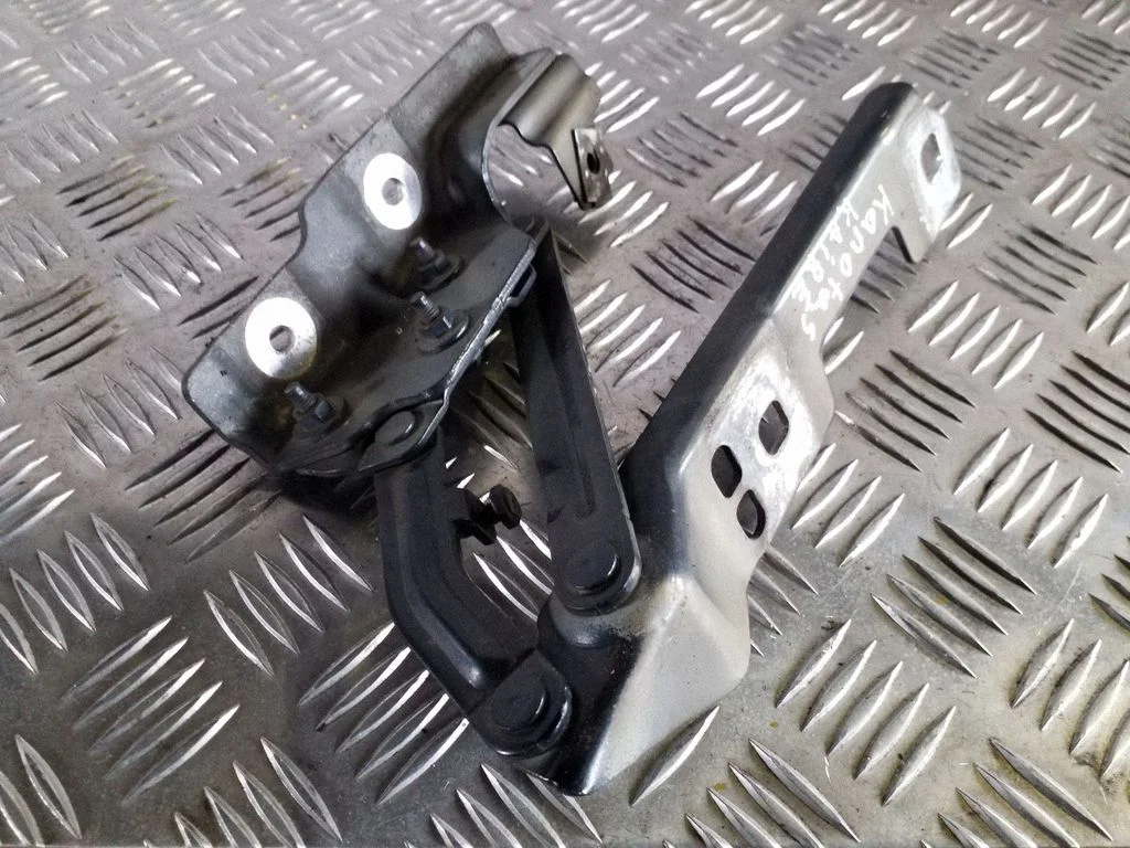 Motora pārsega eņģe (-es) – Opel Astra J (2010-2015)