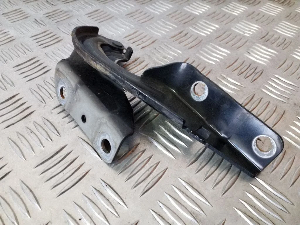 Engine bonnet/hood hinges – left