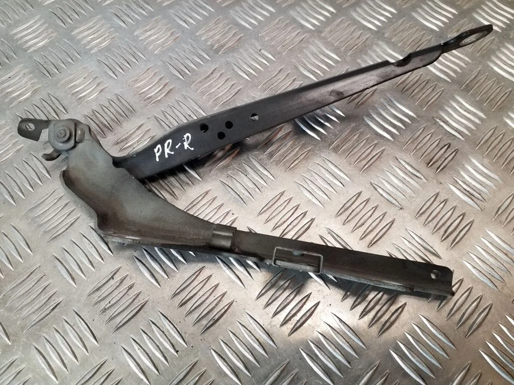 Engine bonnet/hood hinges – Volvo V70 (2005-2008)