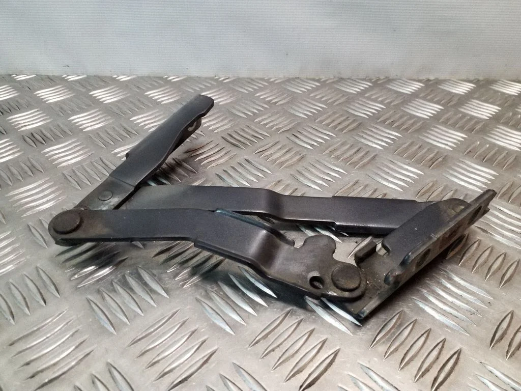 Engine bonnet/hood hinges – right