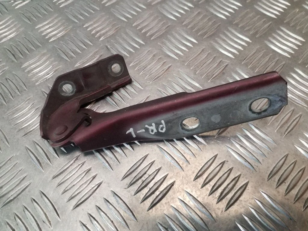 Engine bonnet/hood hinges 8P0823301