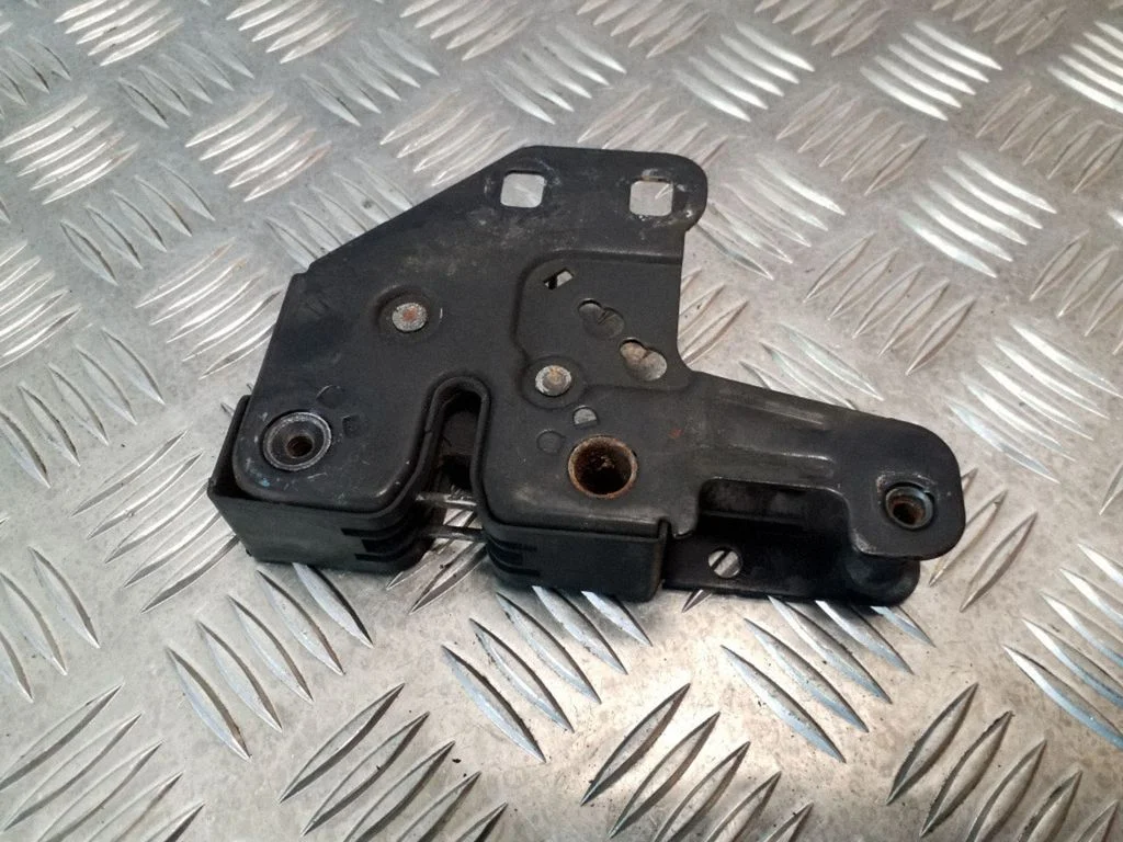 Motora pārsega slēdzene – Audi A4 S4 B6 8E 8H (2001-2005)