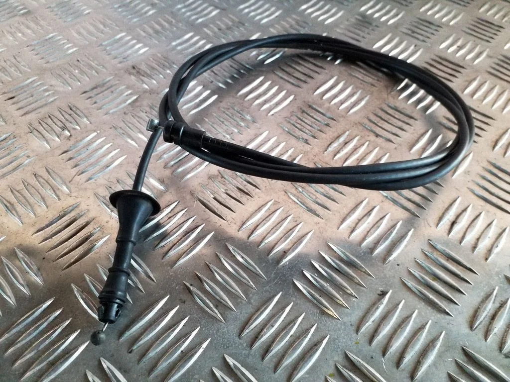 Engine bonnet/hood lock release cable – Opel Astra J (2010-2015)