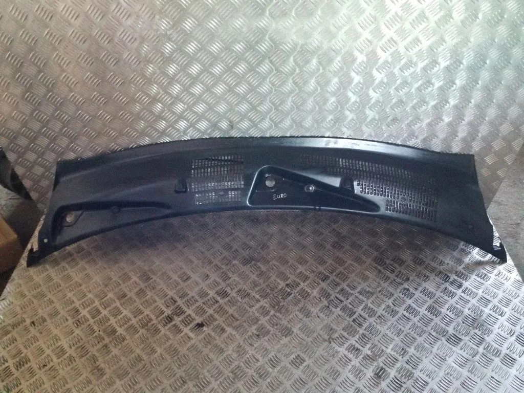 Wiper trim – Jeep Grand Cherokee (WJ) (1999-2004)
