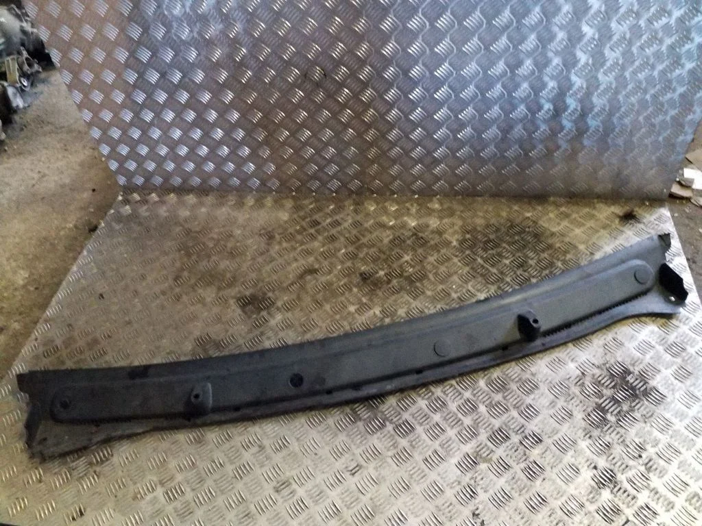 Wiper trim
