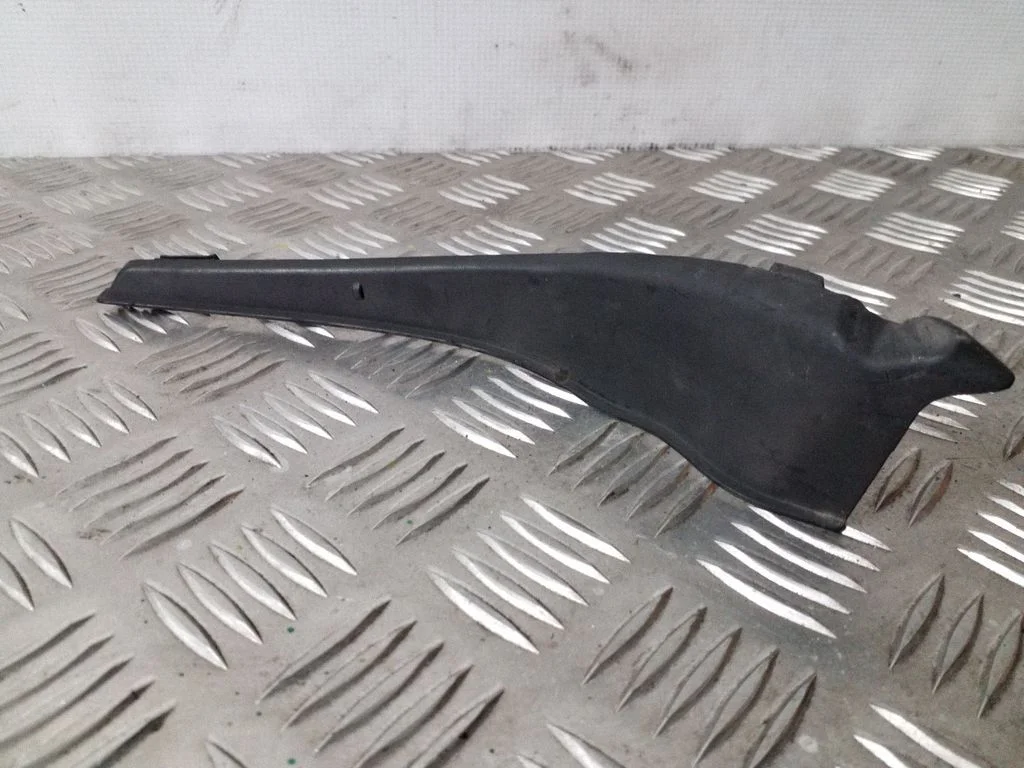 Wiper trim 95137390