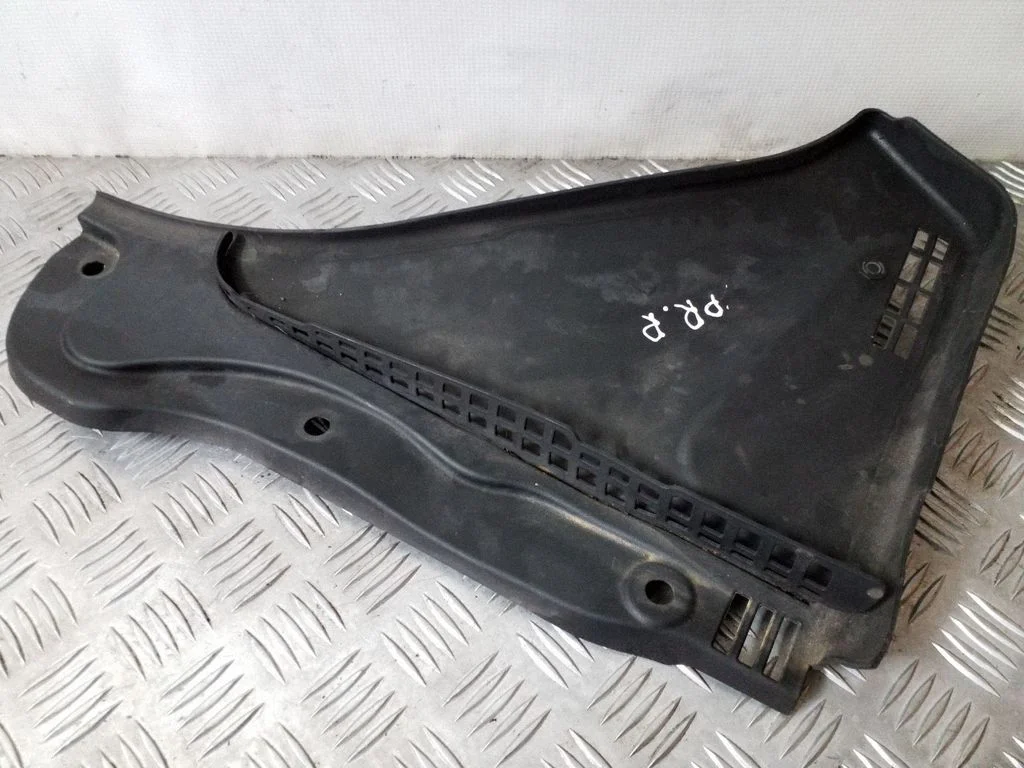 Slotiņu apdare – BMW 5. sērija F10 F11 (2009-2016)