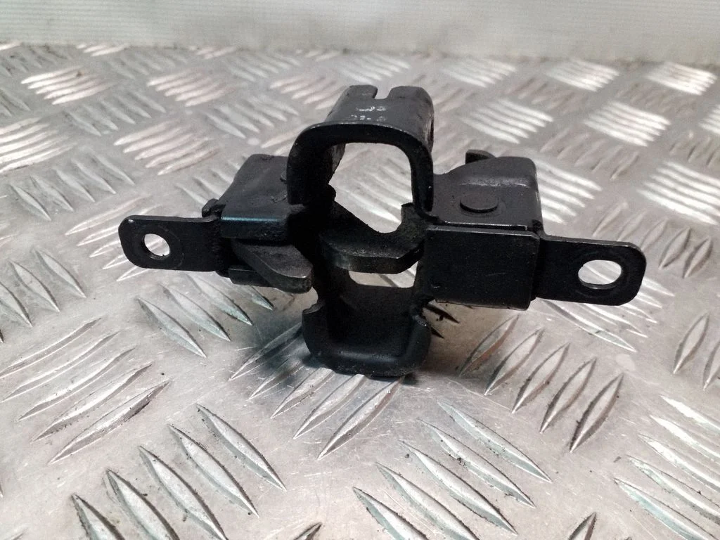 Engine bonnet/hood lock/catch – Mercedes-Benz S-Class W221 (2005-2013)