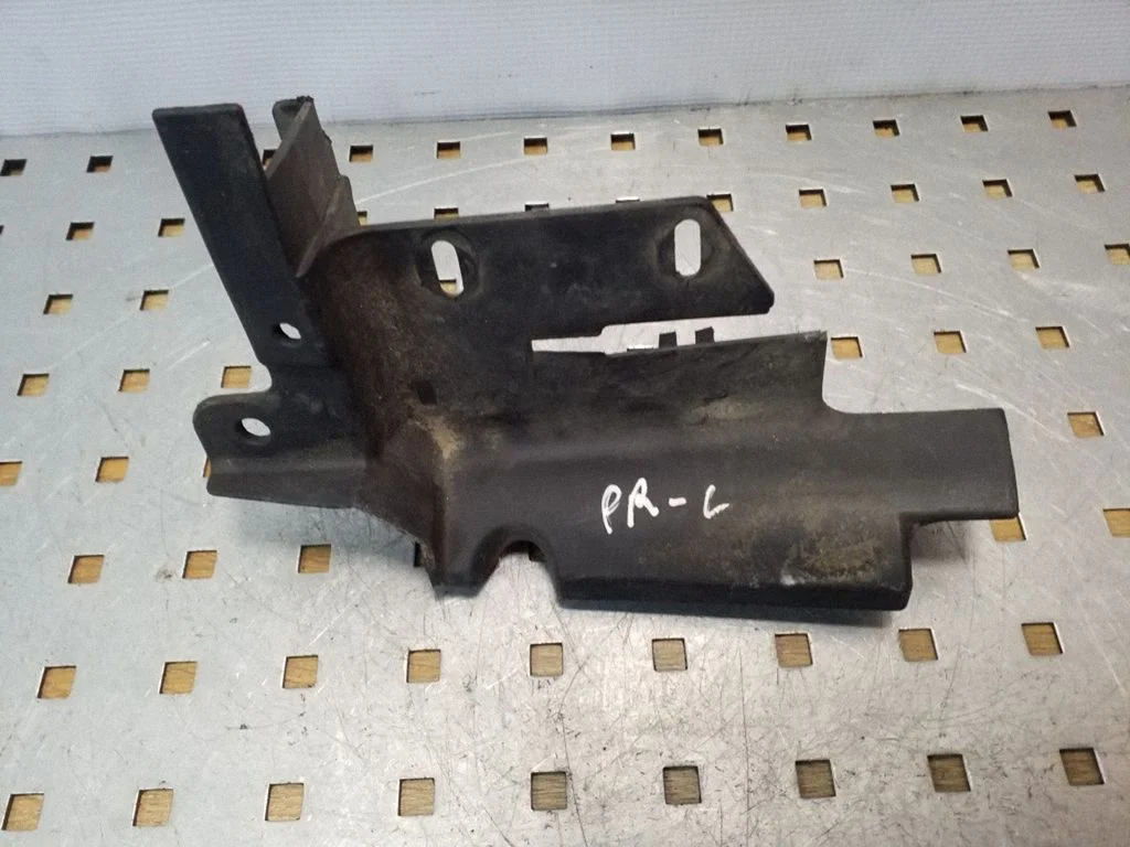 Wiper trim 91461AG010