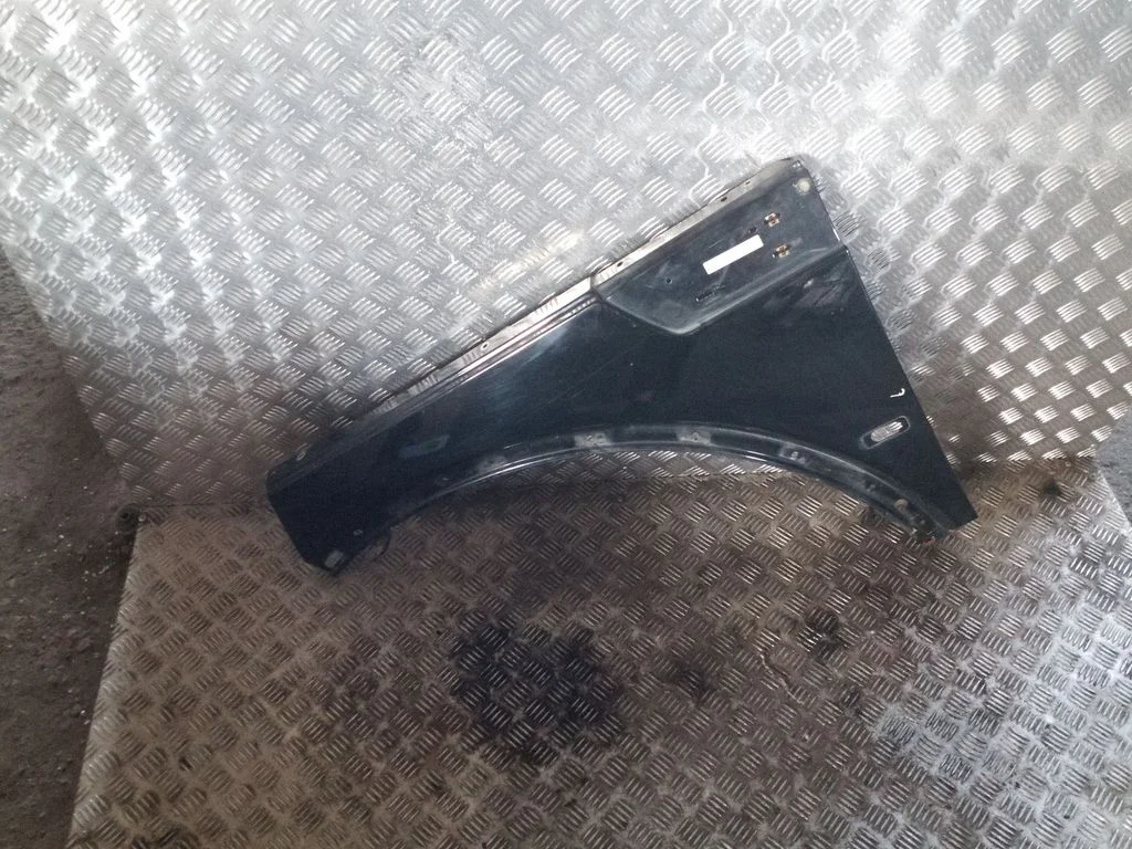 Fender – left