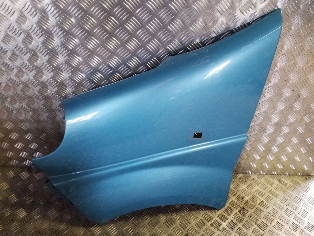 Fender – left