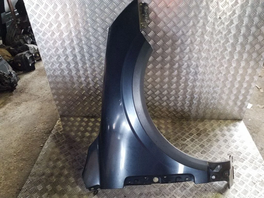 Fender – front right