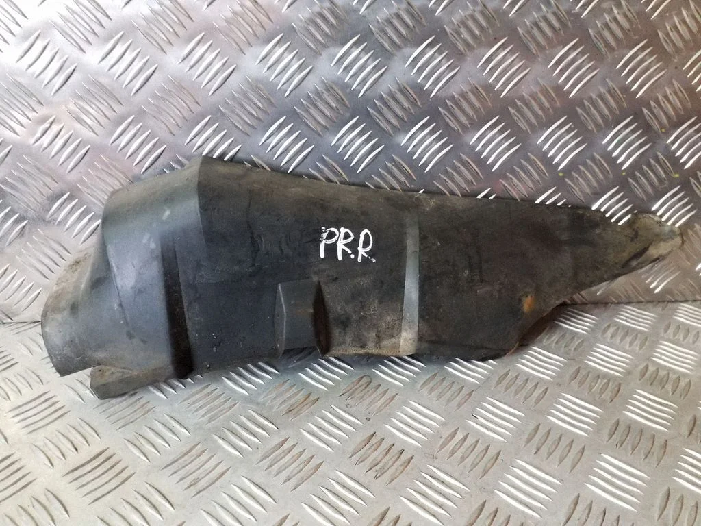 Priekšējais riteņa arkas dubļusargs YC1516F572