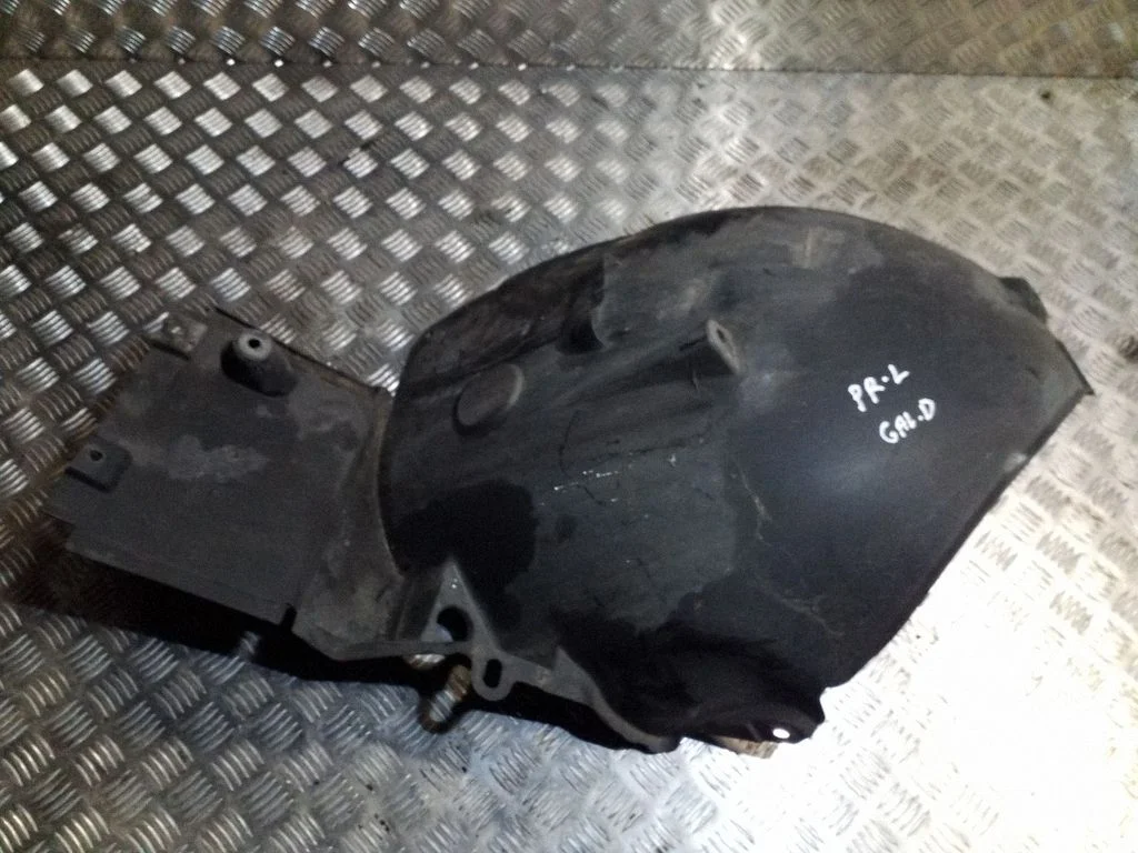 Front wheel arch liner splash guards A2216900530