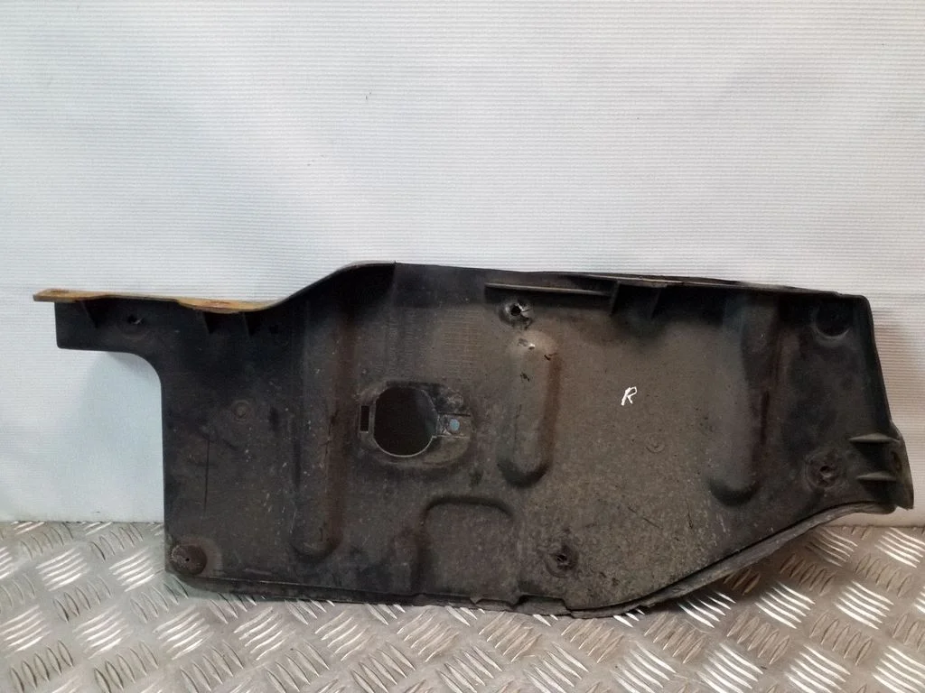 Engine splash shield/under tray X0729126010