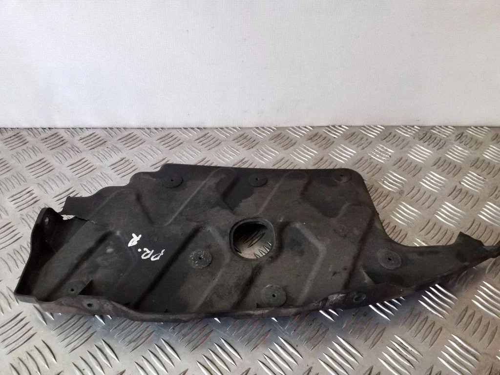 Motora dibena aizsargs – labā