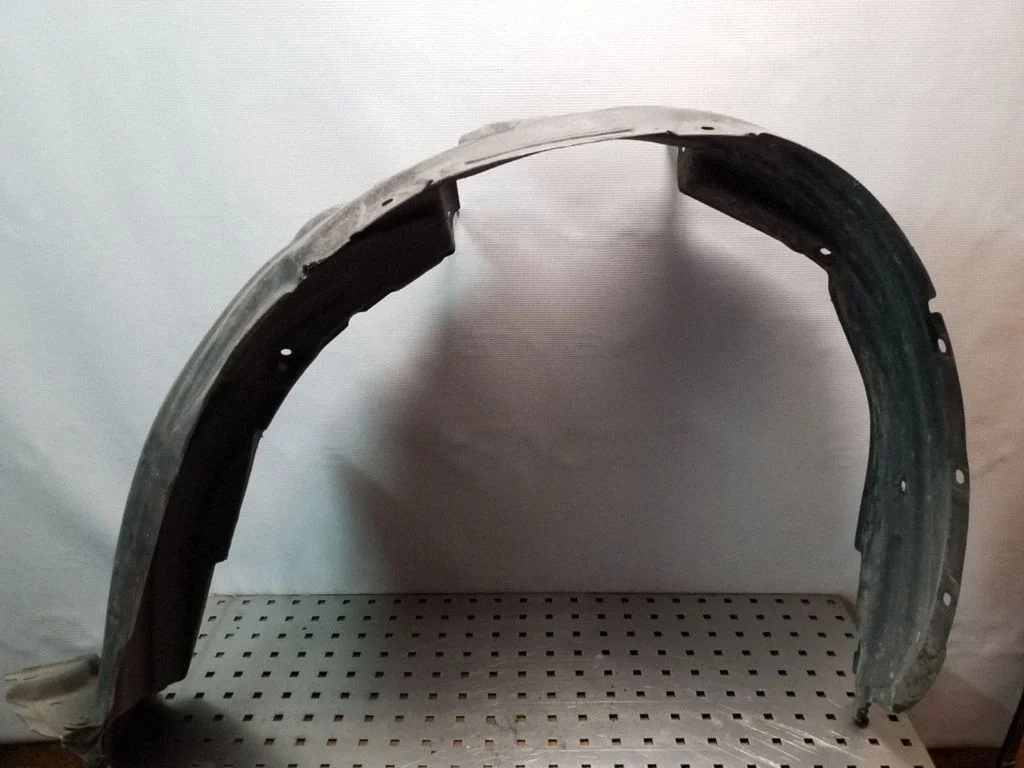Priekšējais riteņa arkas dubļusargs – Toyota RAV 4 (XA20) (2000-2005)