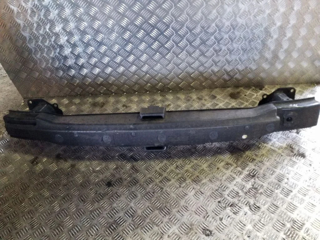 Tagumise kaitseraua põikitala