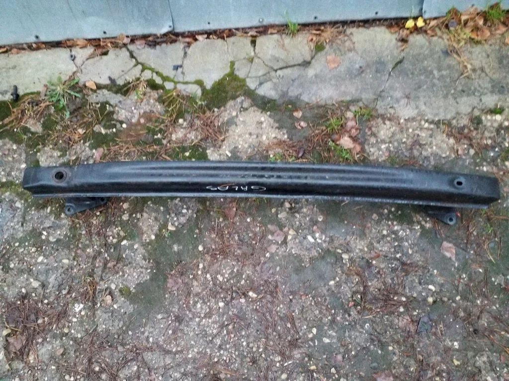 Tagumise kaitseraua põikitala – Volkswagen Touran II (2010-2016)